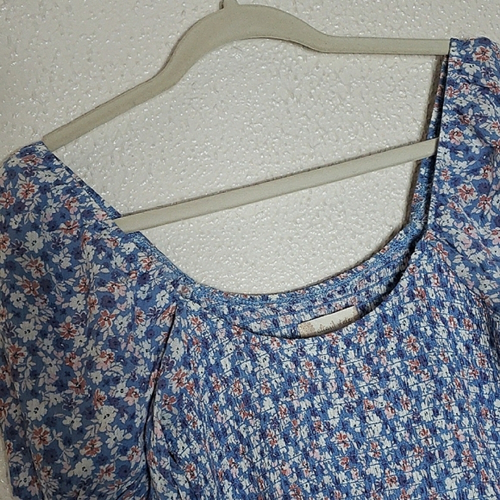 Altar'd State Tiered Floral Dress Scoop Neck Short Puff Sleeves Blue Multicolor - Picture 4 of 13